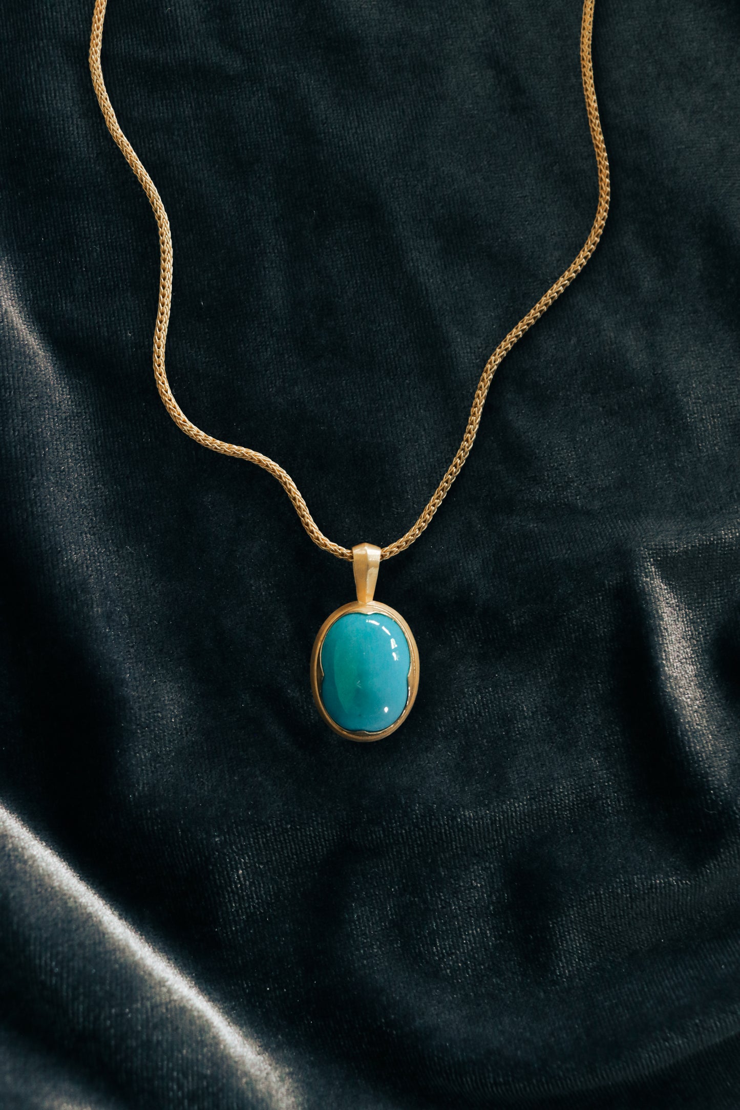 Fiore Oval Sleeping Beauty Turquoise Gold Necklace